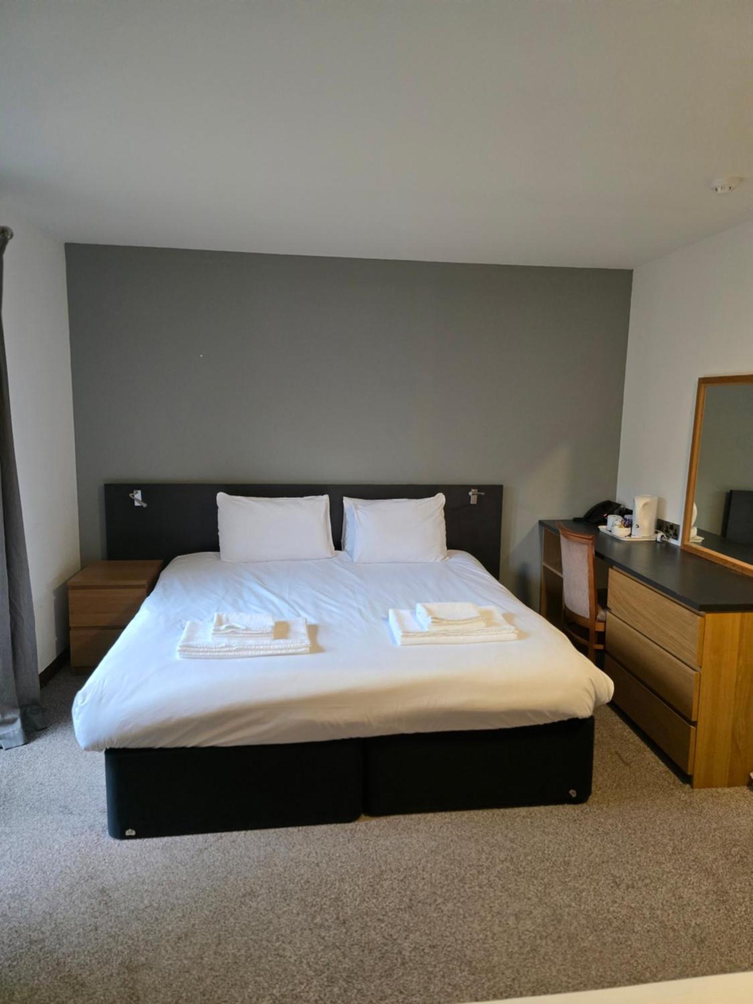 The Gilvenbank Hotel Glenrothes Zewnętrze zdjęcie